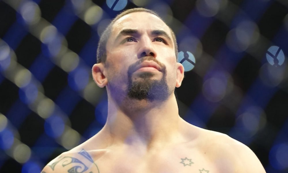 Whittaker momentos antes de iniciar sua segunda luta com Adesanya, no UFC 271