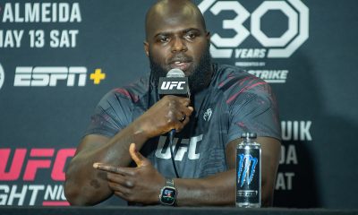 Jairzinho Rozenstruik responde perguntas da imprensa durante o media day do UFC Charlotte.