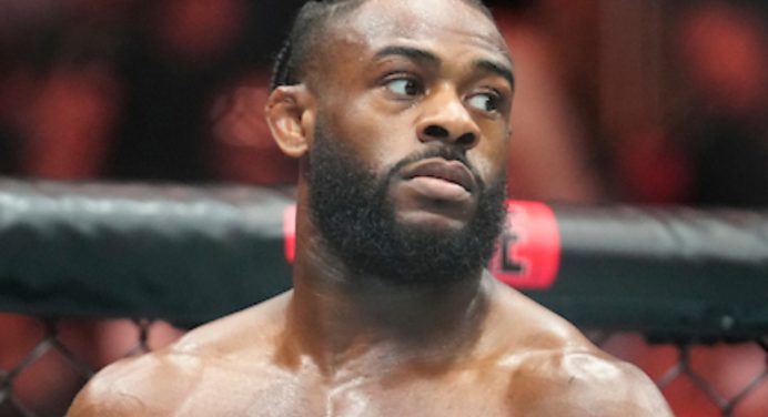 Sterling explica motivo de evitar desafiar Volkanovski para superluta no UFC