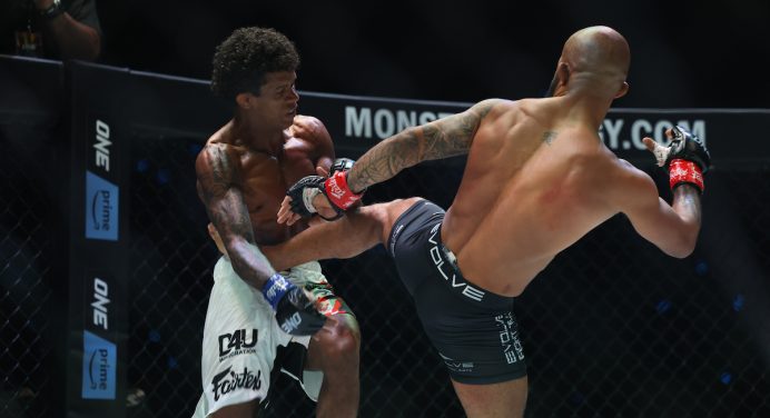 Antigo rival, brasileiro exalta Demetrious Johnson após anúncio de aposentadoria do MMA