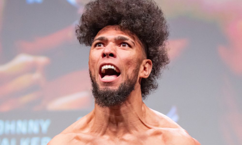 Johnny Walker bate o peso e confirma luta no UFC