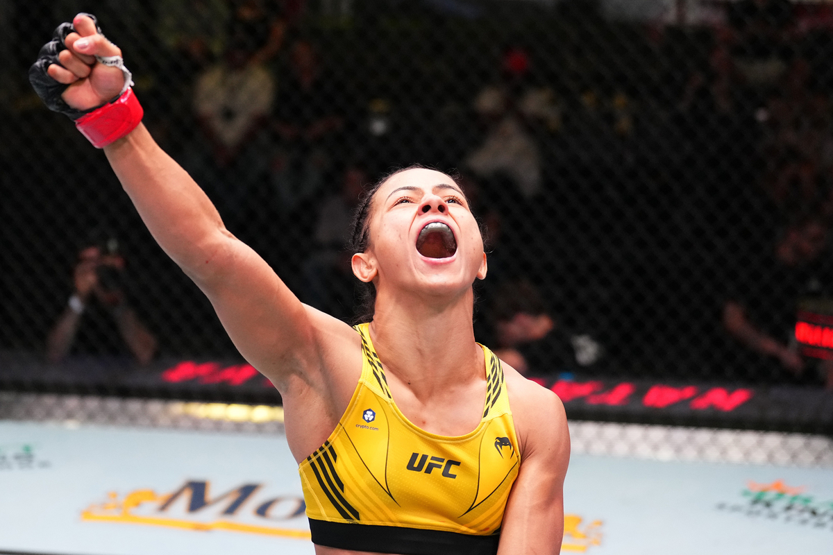 Natália Silva dá show, nocauteia no primeiro round e amplia invencibilidade no UFC