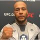 Com o punho cerrado, Zé Colmeia conversa com a imprensa após vencer no UFC Vegas 73