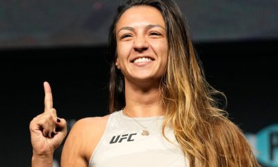 Com o dedo em riste, Amanda Ribas passa pela pesagem do UFC 285.