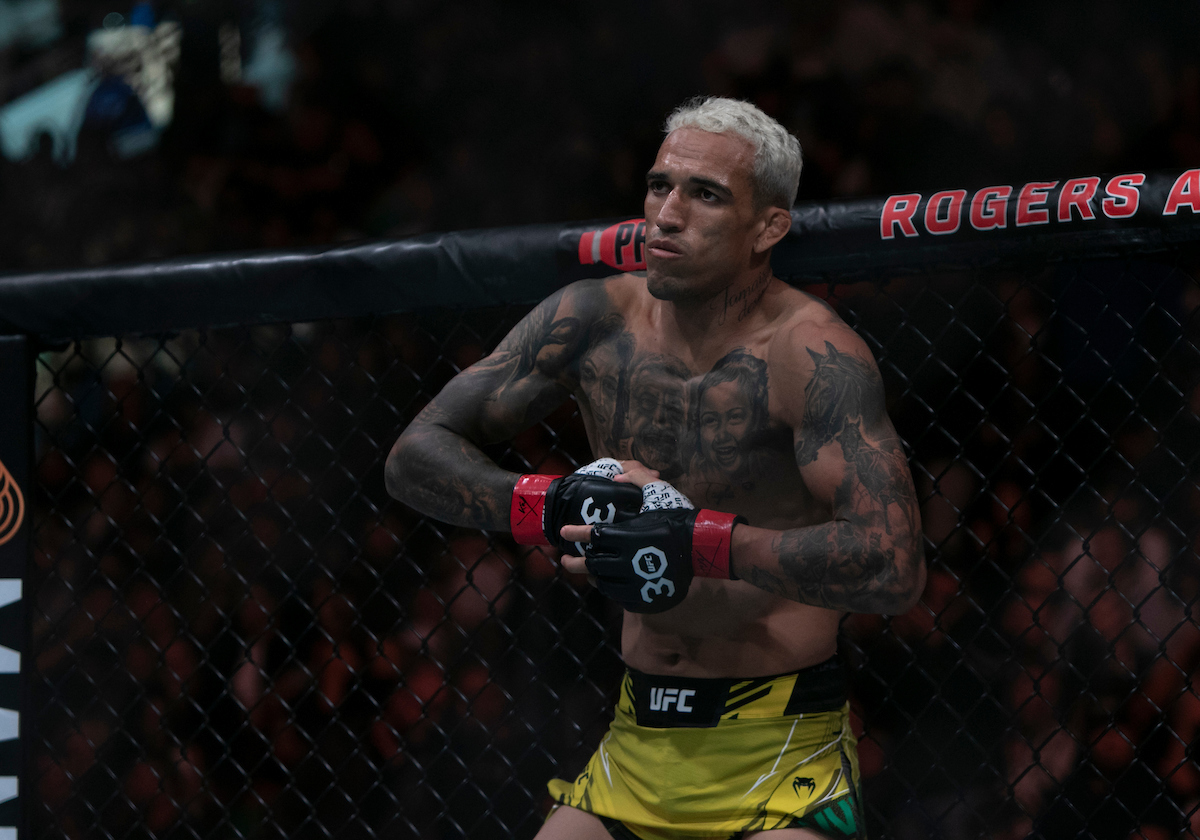 Dentro do octógono, Charles Do Bronx se prepara para encarar Beneil Dariush no UFC 289