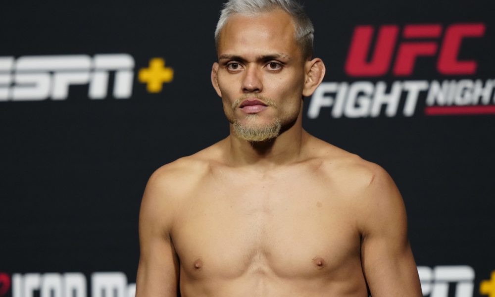 Elves Brenner integra o peso-leve do UFC