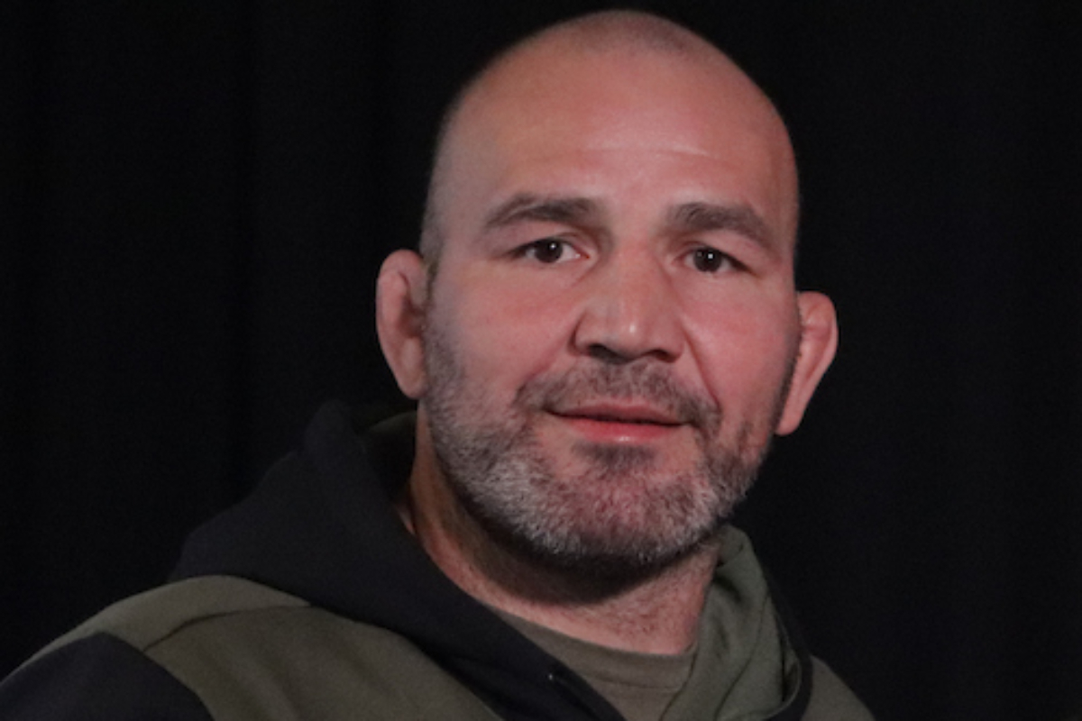 Glover Teixeira afirma que Alex Poatan será campeão dos meio-pesados do UFC