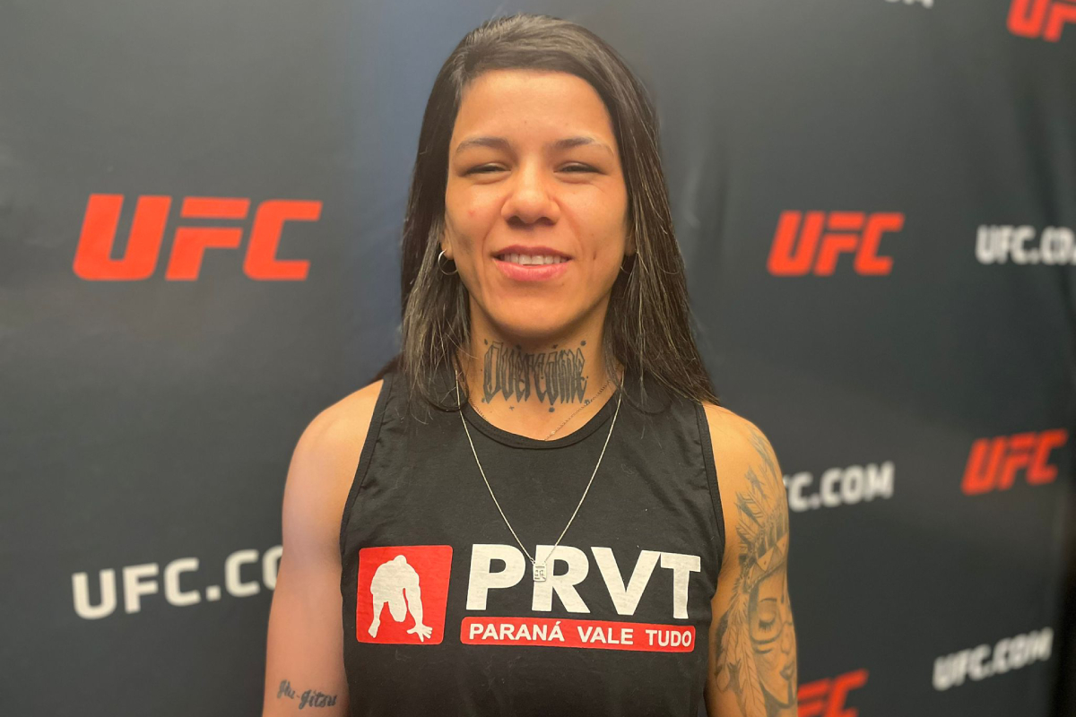 Denise Gomes aprova desafio de tirar a invencibilidade de rival no UFC 290: “Sem medo”