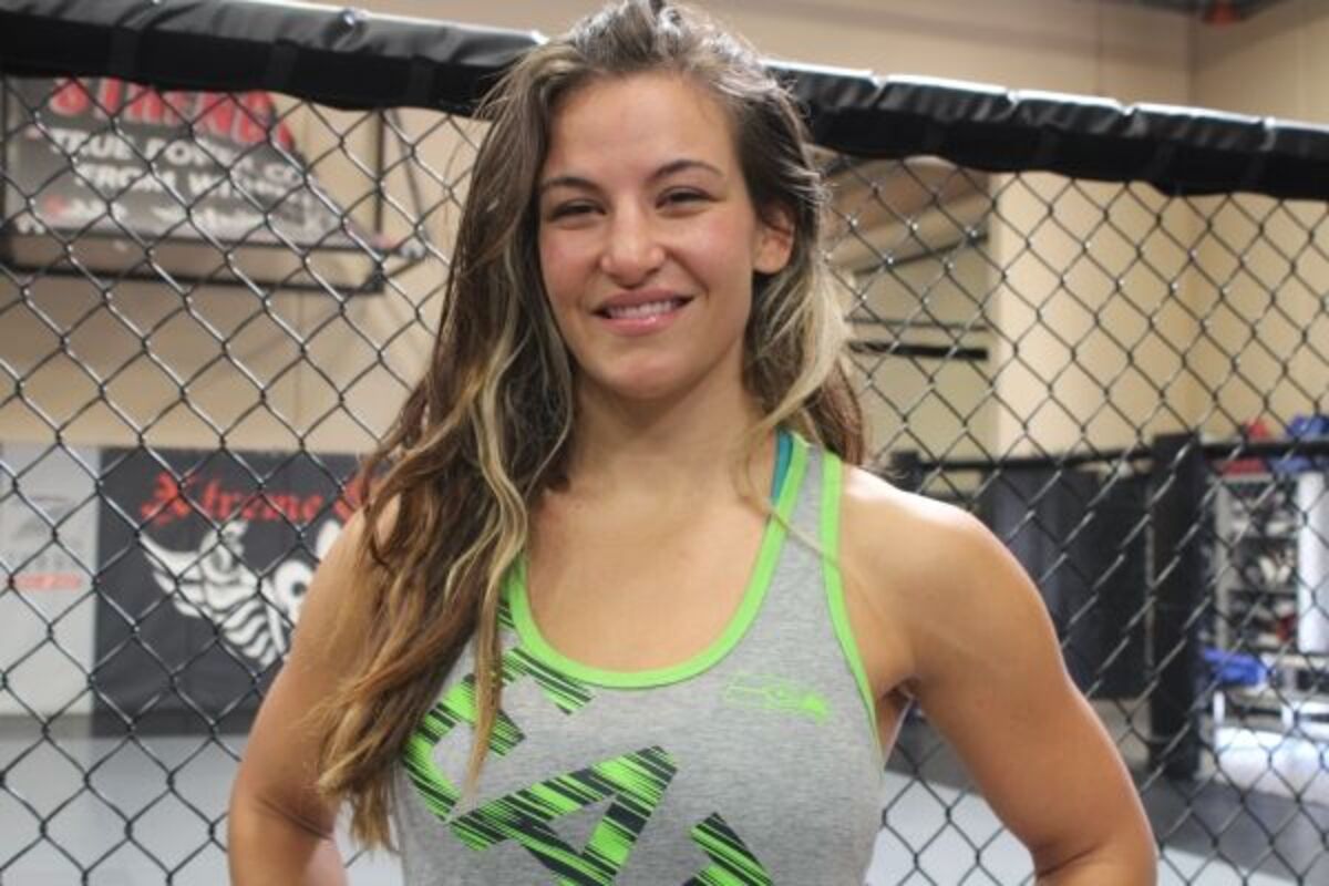 Miesha Tate posa para foto na academia Xtreme Couture, em Las Vegas.