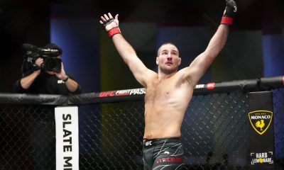 Sean Strickland comemora vitória no UFC Vegas 76.