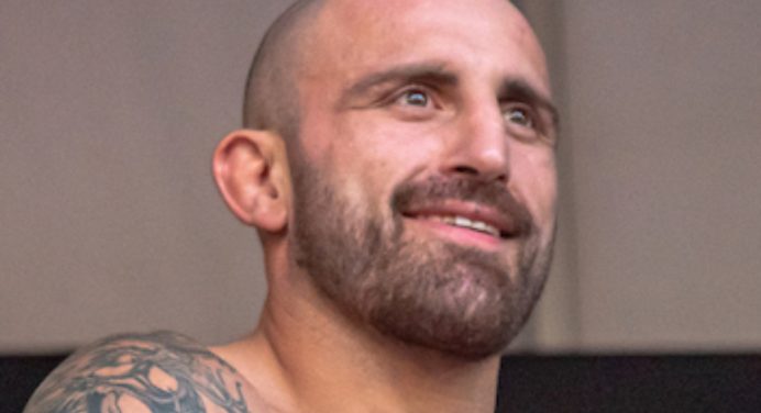 Volkanovski revela intenção de machucar e nocautear Makhachev no UFC 294