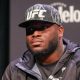 De boné, Derrick Lewis participa de coletiva de imprensa do UFC