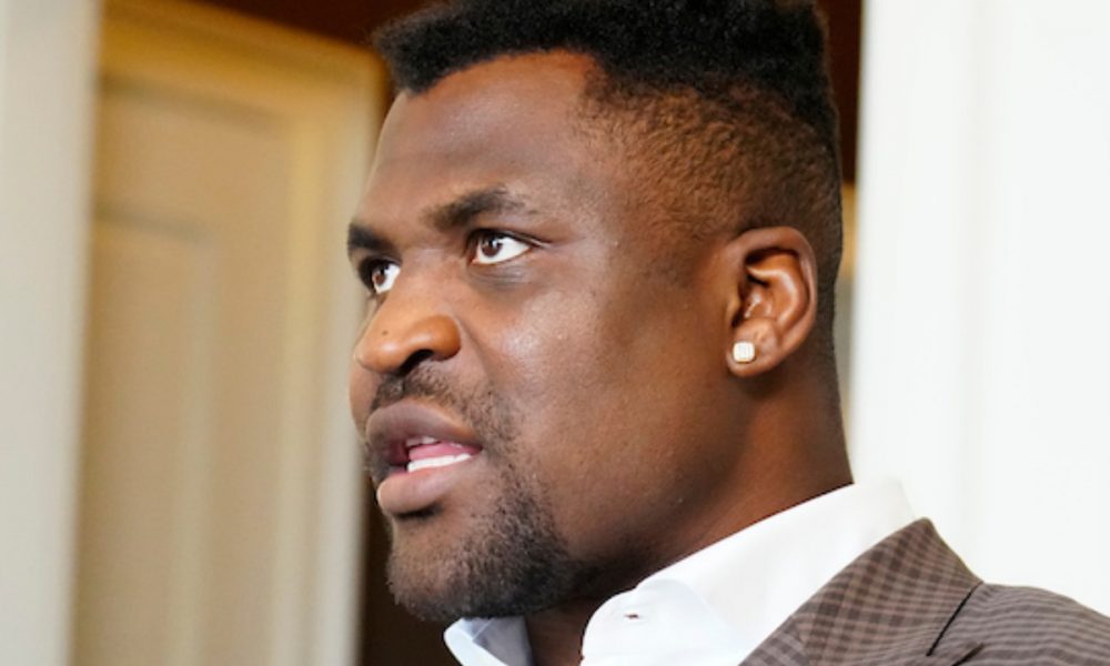 Francis Ngannou é um dos lutadores mais bem pagos da história do MMA