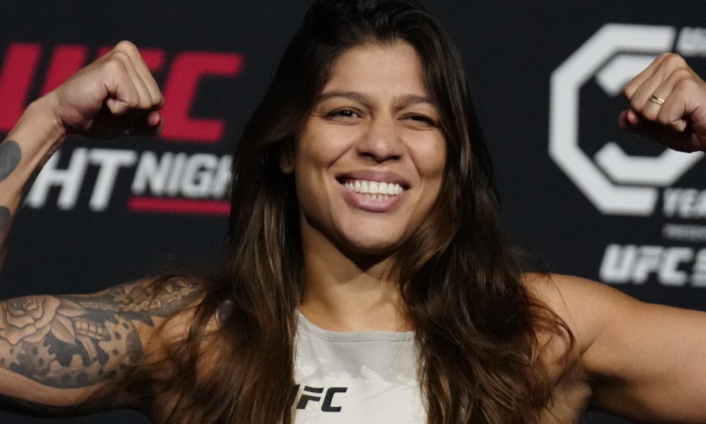 Mayra Sheetara integra o peso-galo do UFC