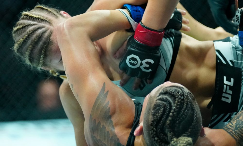Miranda Maverick dominou as ações no duelo com Pedrita no UFC 291
