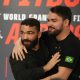 Patrício e Patricky Pitbull se abraçam durante cerimônia do Bellator