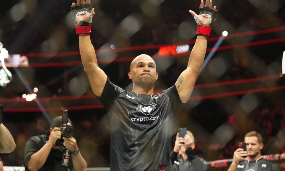 Robbie Lawler se aposenta no UFC 290 com vitória.