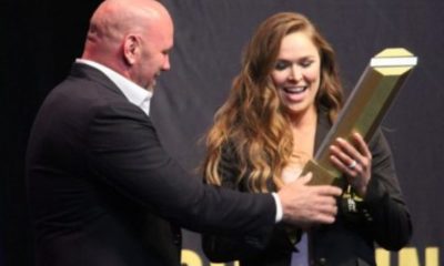 Ronda Rousey e Dana White em cerimônia do Hall da Fama do UFC.
