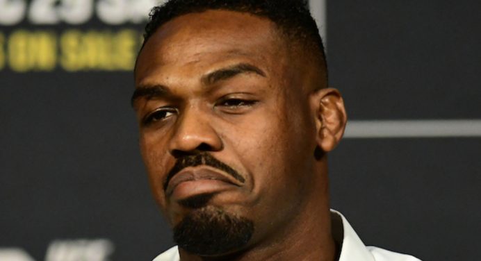Jon Jones discorda que legado estará manchado caso não lute com Tom Aspinall no UFC