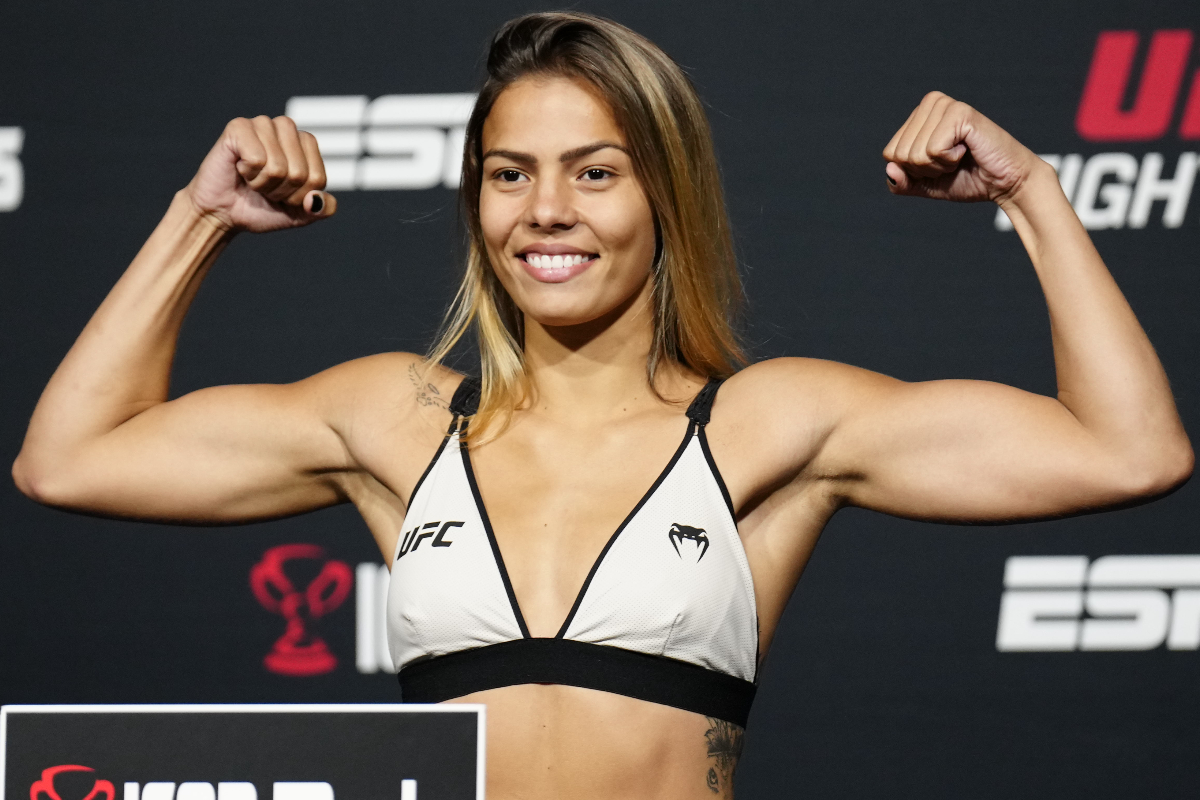 Luana Santos bate o peso e confirma sua estreia no UFC