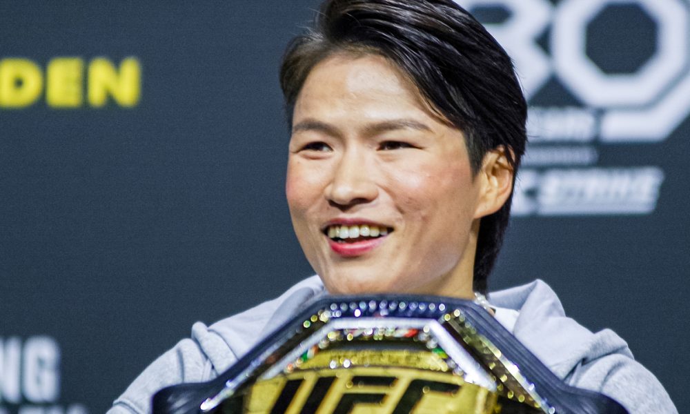 Zhang Weili é campeã do peso-palha do UFC