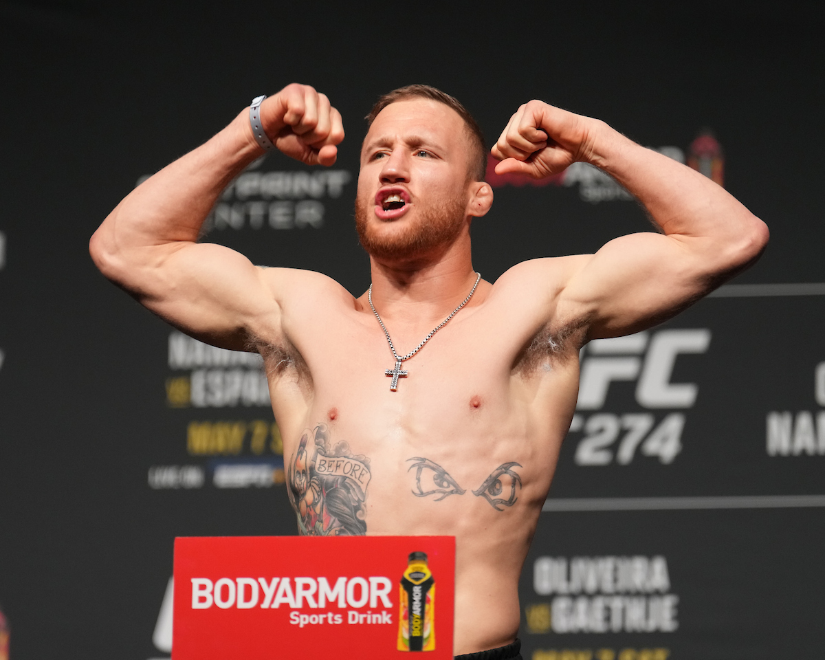Justin Gaethje na pesagem cerimonial do UFC 274.