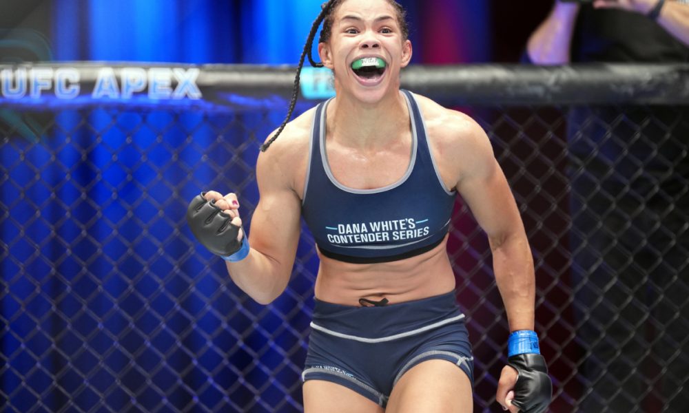 Dione Barbosa celebra a vitória no Contender Series S07E05