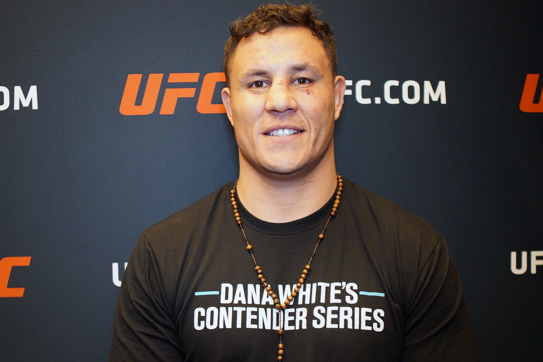 Consagrado no kickboxing, brasileiro revela motivação financeira ao migrar para o MMA