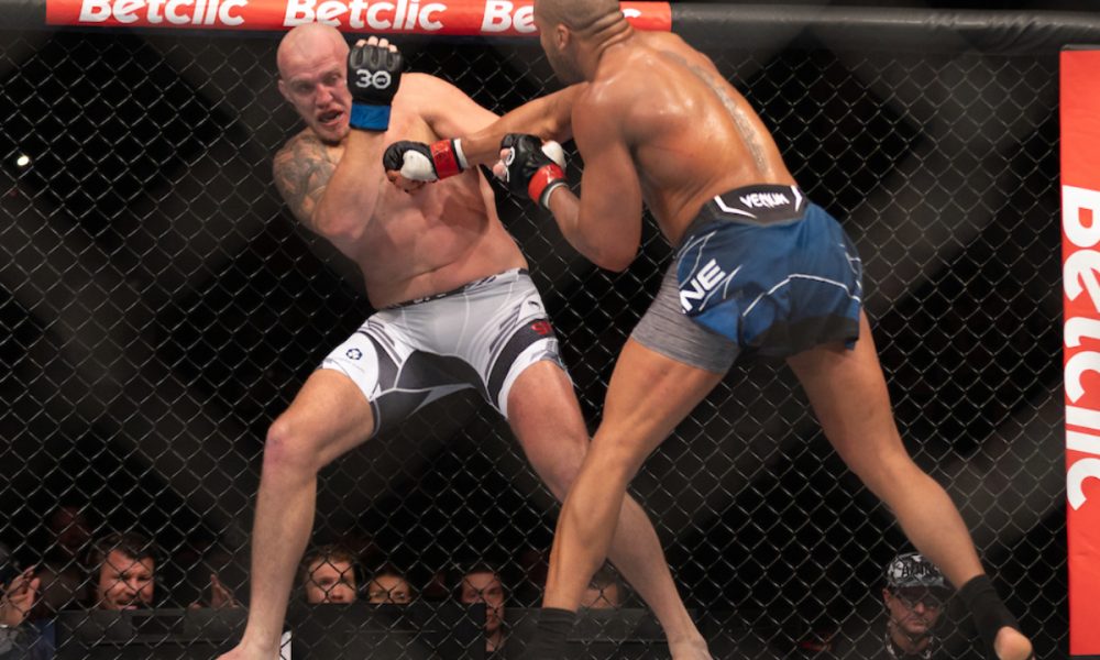Sergey Spivak foi nocauteado por Ciryl Gane no UFC Paris