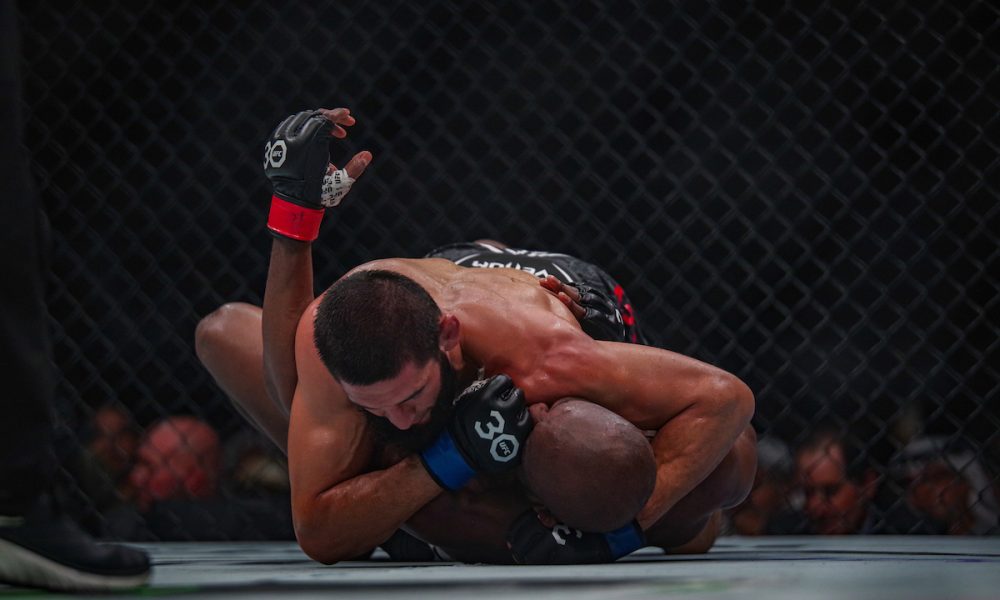 Chimaev e Usman medem forças na luta co-principal do UFC 294