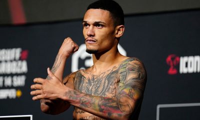 Daniel Lacerda Miojo posa para fotos após bater o peso no UFC Vegas