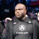 Derrick Lewis caminha para o octógono do UFC