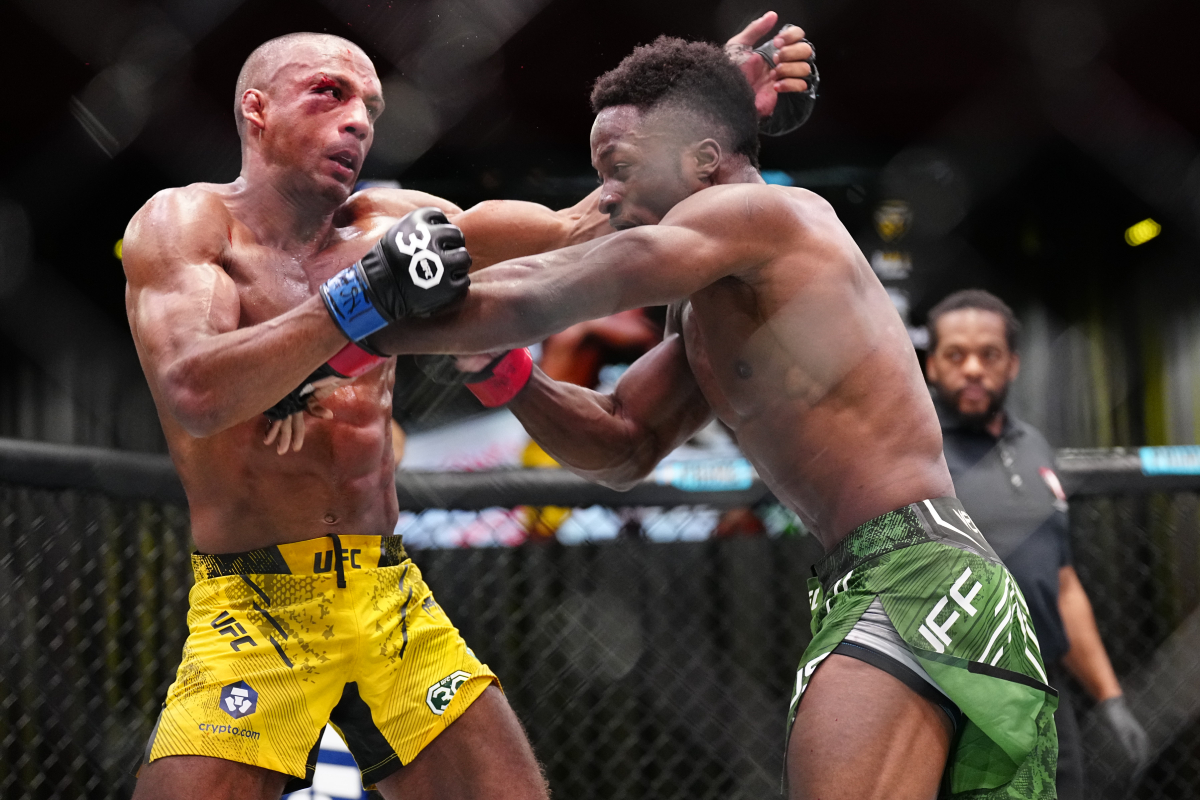Edson Barboza reconhece erro técnico no 1º round do UFC Vegas
