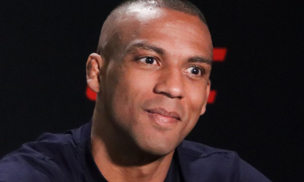 Edson Barboza atua no UFC desde 2010