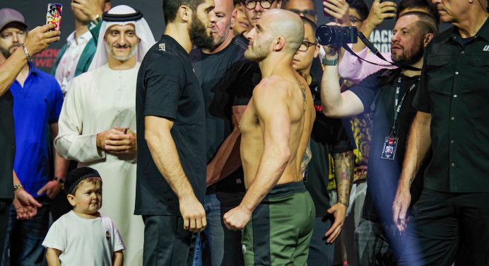 Substituto de Do Bronxs, Volkanovski bate o peso e confirma revanche pelo cinturão do UFC