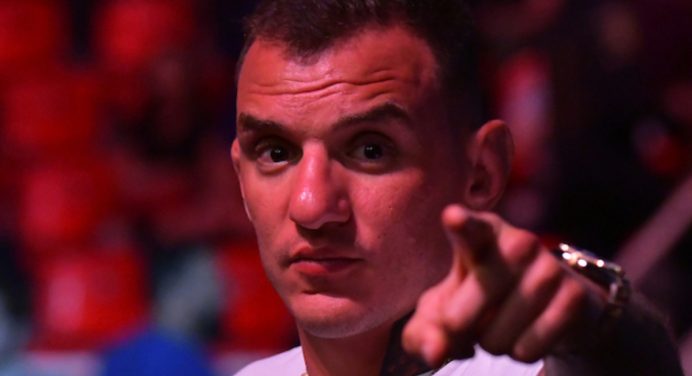 Moicano ameaça Bobby Green para vingar parceiro de treino no UFC: “Vou te destruir”