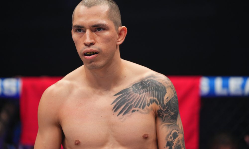 Jesus Pinedo antes da luta semifinal do GP peso-pena da PFL.