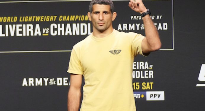 UFC anuncia Beneil Dariush como vencedor de prêmio comunitário