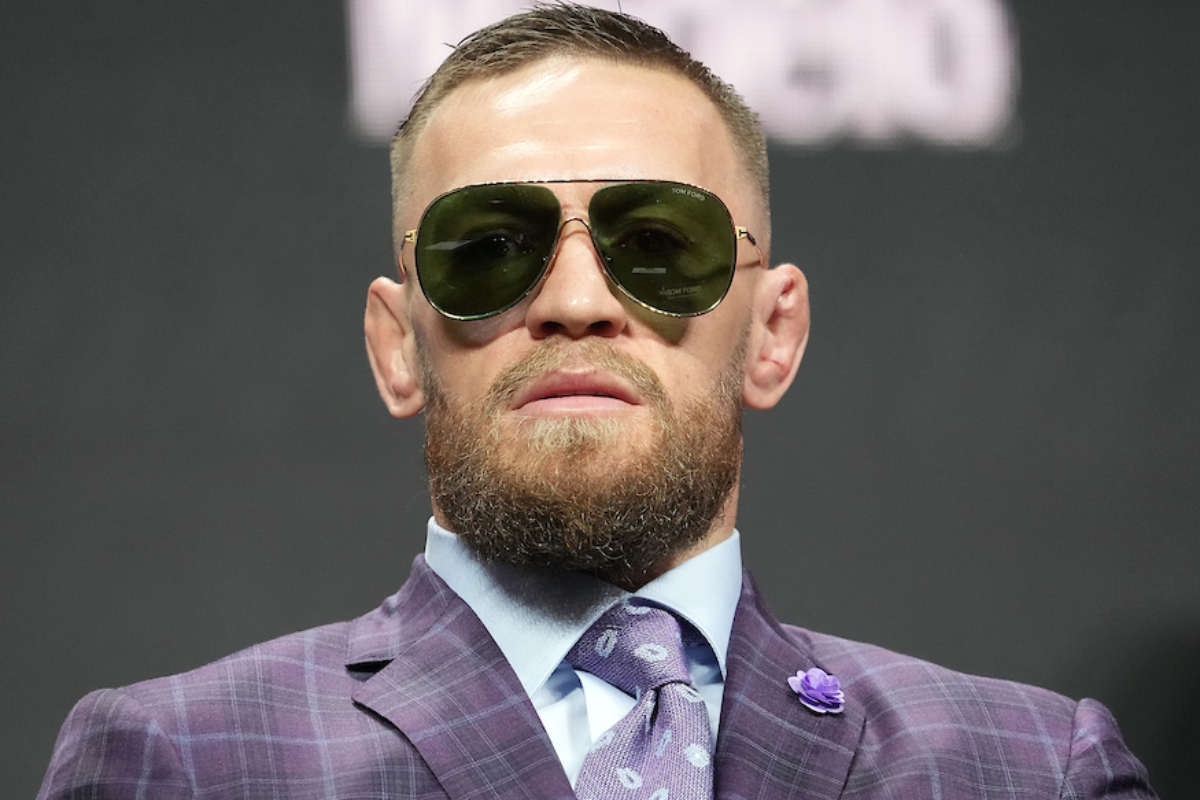Conor McGregor é ex-campeão do peso-pena e do peso-leve do UFC