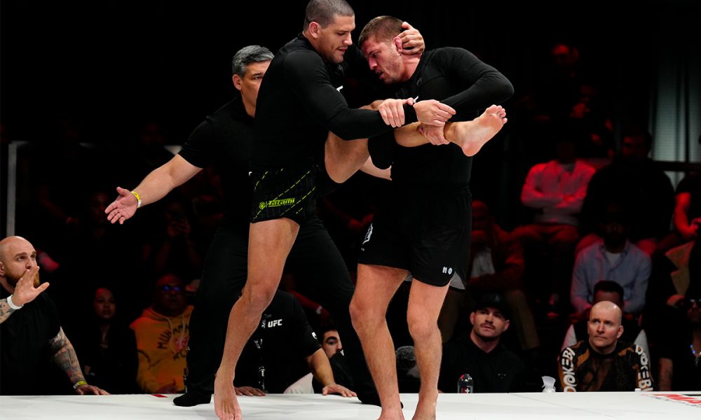 Nicholas Meregali aplica uma queda em Felipe Preguiça no UFC Fight Pass Invitational 5