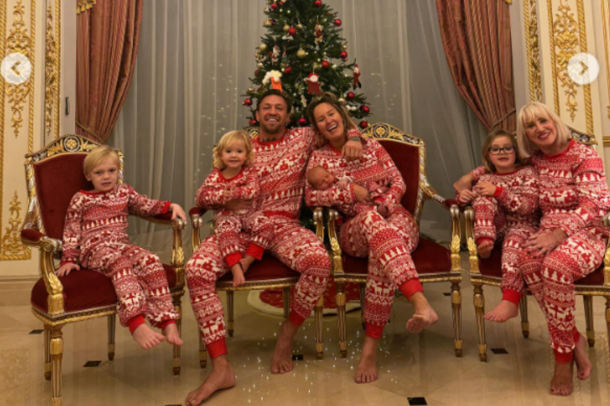 Família, fantasia e sensualidade: Confira como foi o Natal da comunidade do MMA