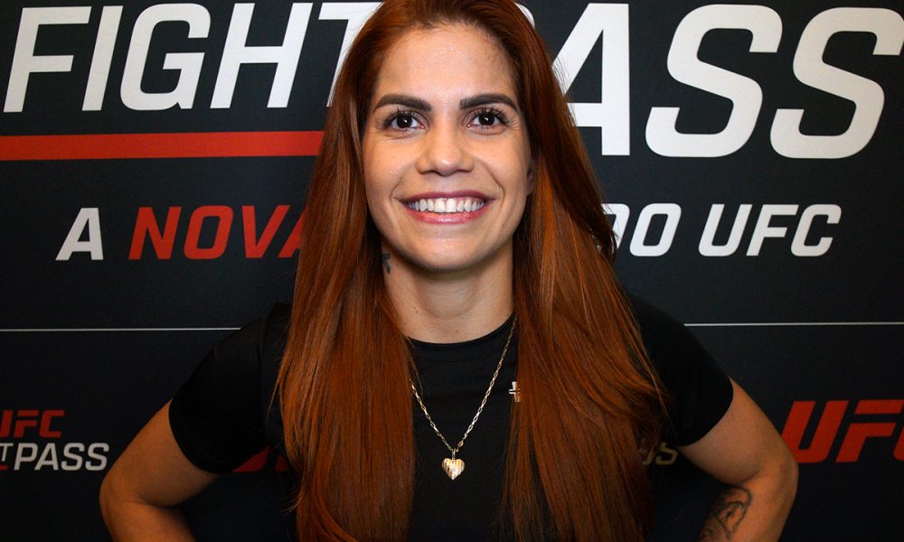 Rayanne dos Santos posa para foto após dar entrevista para a Ag Fight em Las Vegas