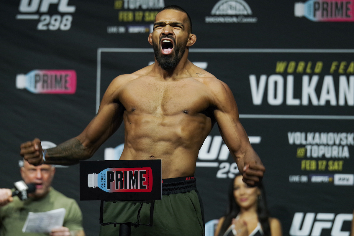 Brendson Ribeiro revela que estreou no MMA profissional com 15 anos de idade