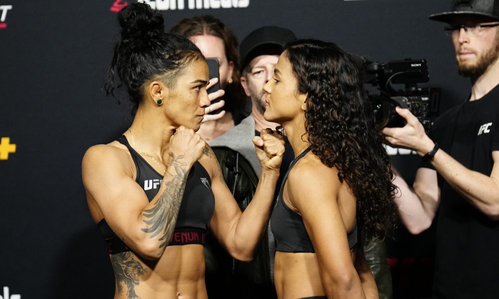 Viviane Araújo (à esquerda) e Natália Silva fazem a tradicional encarada antes do UFC Vegas 85.