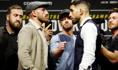 Alexander Volkanovski e Ilia Topuria fazem encarada após a coletivade imprensa do UFC 298.