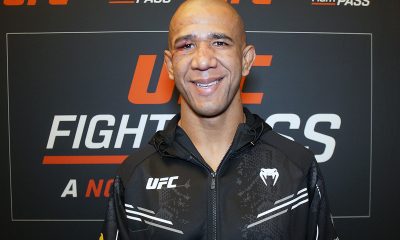 Gregory Robocop posa para fotos após conversar com a reportagem da Ag Fight