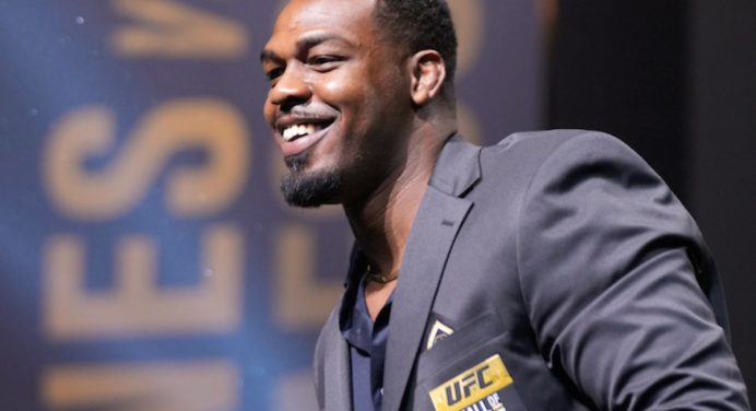 Por legado, Jon Jones descarta Tom Aspinall e revela preferência por luta contra Alex Poatan