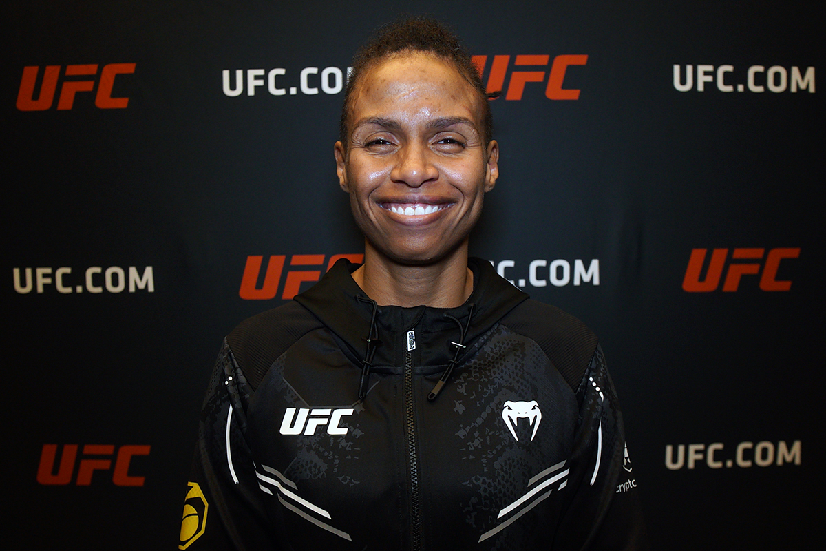 Fim do jejum! Luana Dread comemora primeira vitória pela via rápida no UFC