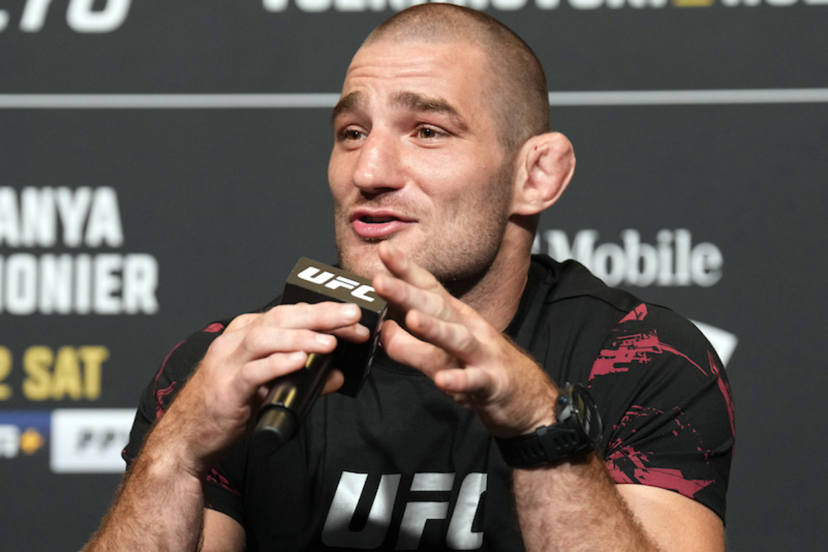 Sean Strickland é ex-campeão do peso-médio do UFC