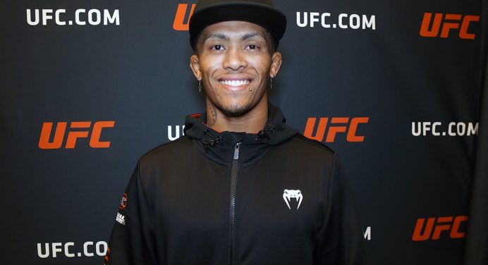 Vinicius Lok Dog minimiza troca de rival e exalta “sonho” de estrear no UFC